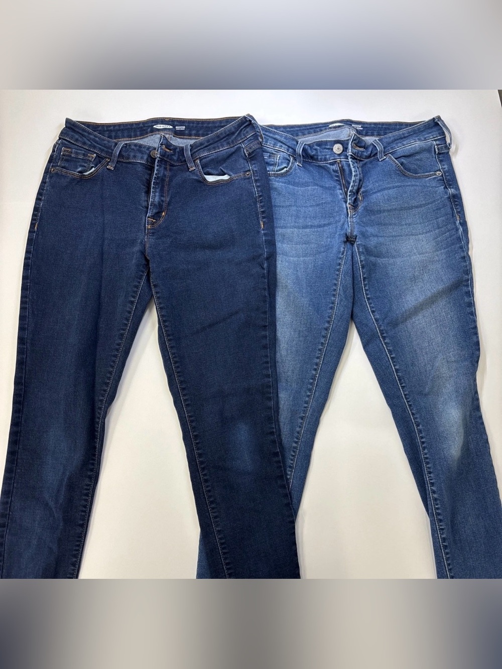 Old Navy Women's Skinny Jeans - Dark Blue & Medium Blue size 4